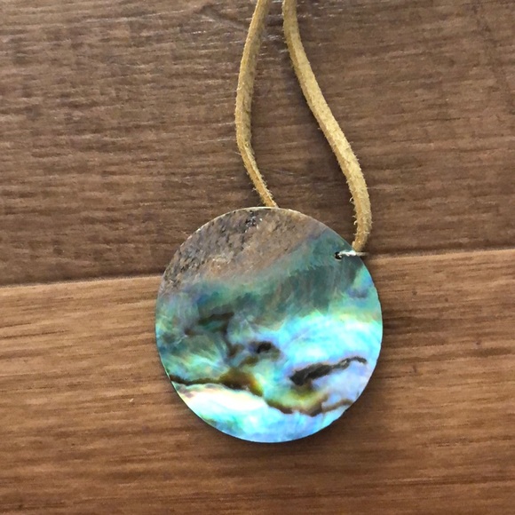 Handmade Multicolor Shell Necklace - Picture 4 of 4